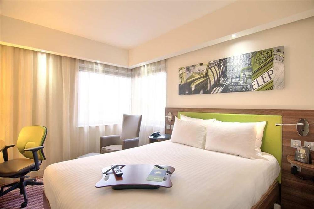 Hampton By Hilton Frankfurt City Centre Fráncfort del Meno Habitación foto